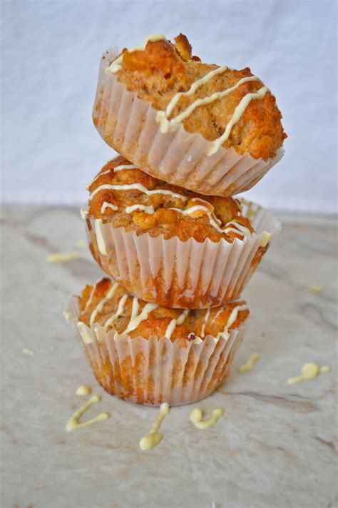 Healthy Breakfast Muffins with Apricot and White Chocolate | Confused Julia