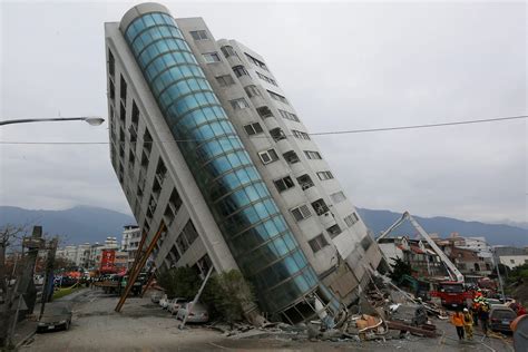 7 dead, 260 injured after major 6.4 earthquake hits Taiwan's east coast ...