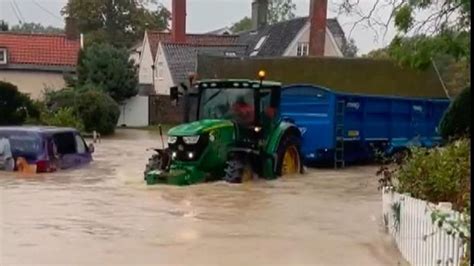 Storm Babet: Roads and homes flooded in Suffolk | UK News | Sky News