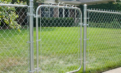 Types of Fence Materials and Hardware - The Home Depot