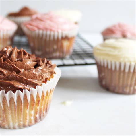 Cream cheese icing (frosting) plus 5 fun variations - Luvele CA