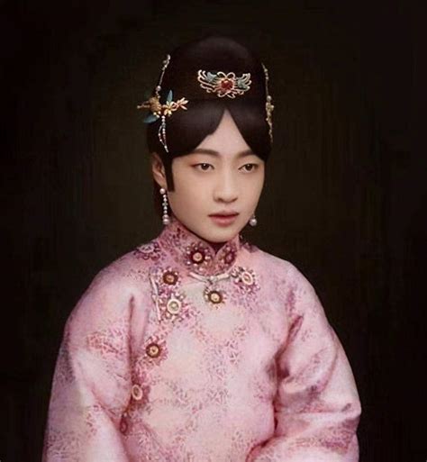 How miserable is the last queen Wanrong?After marriage, she fled ...