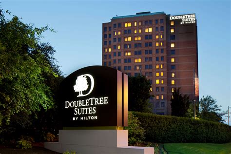 DoubleTree Suites by Hilton Hotel Boston - Cambridge - 400 Soldiers Field Rd, Boston, MA | n49.com