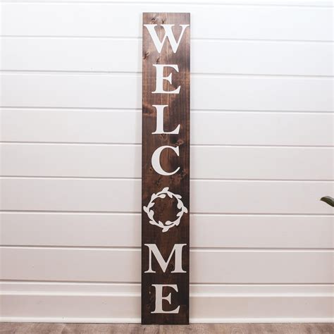 Wreath Style Wooden Welcome Sign