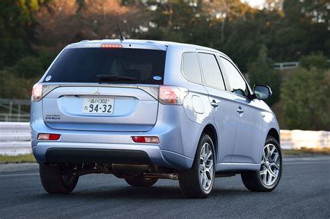 Mitsubishi Outlander PHEV Review | CarAdvice