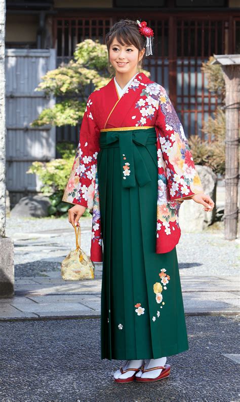 Hakama | Japan dress, Japanese traditional dress, Japanese dress