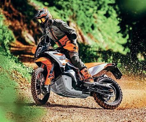 KTM 890 Adventure R - Motorcycle Sport & Leisure | Everand