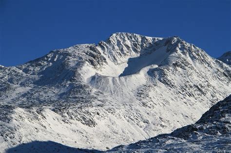 Cirque - on an unnamed mountain in the White Pass of northern British Columbia | Landforms ...