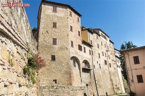 Il cuore medievale della cittadina di Camerino, ... | Foto Camerino