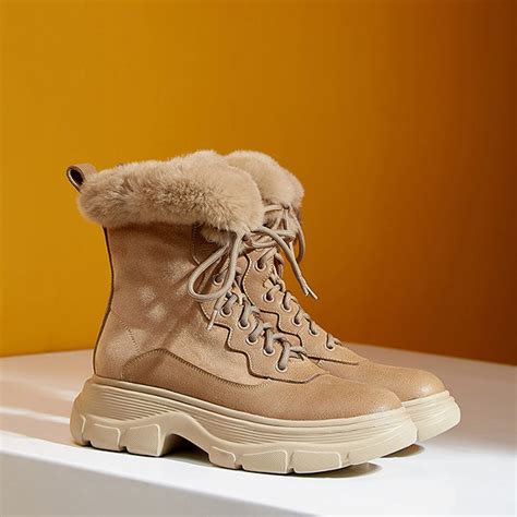 Platform Plush Boots - ApolloBox