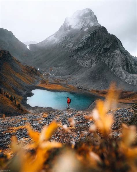 Epic hiking in kananaskis Canada : r/pics