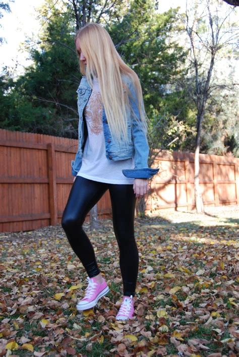 Putting the Shoe on the Other Foot | Outfit ideas with converse, Pink converse outfit, Pink ...