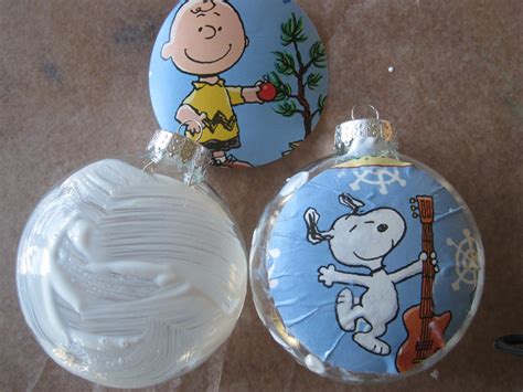 the vintage umbrella: Peanuts Christmas ornament