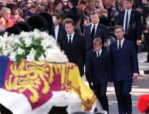 Footage of Princess Diana's funeral shows just how devastated public were by her death | Metro News