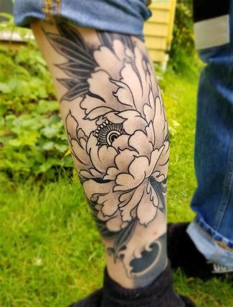 Black & Grey Flowers Japanese Leg Tattoo - Slave to the Needle