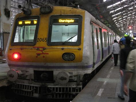 File:Mumbai suburban railway emu 10.JPG - Wikimedia Commons