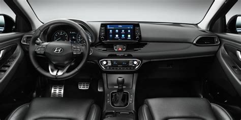 Hyundai Unveils Small, Yet Stylish Kona SUV - News