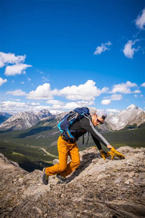 The Best Hiking Clothes For Men • Ideal Hiking Outfit for Men