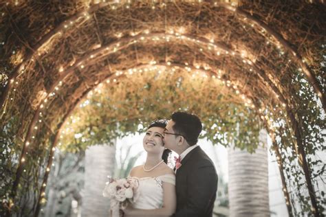 For the night session, the couple did a flower dome shoot at Gardens by the Bay, Singapore’s 101 ...