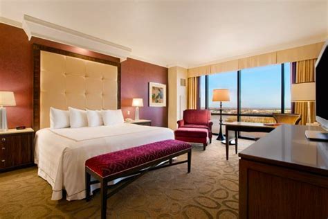 Sam's Town Hotel & Casino, Shreveport | Luxury Rooms | Luxury King | SamstownShreveport.com ...