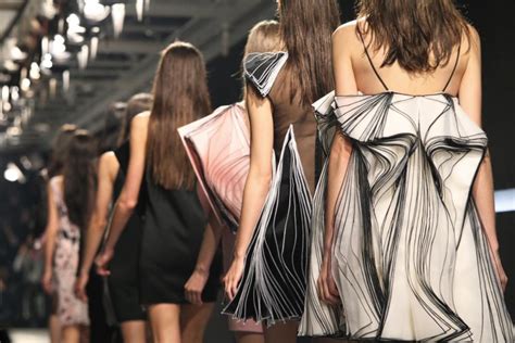 20 Key Figures and Facts about Fashion Industry in the UK - Bizvibe Blog