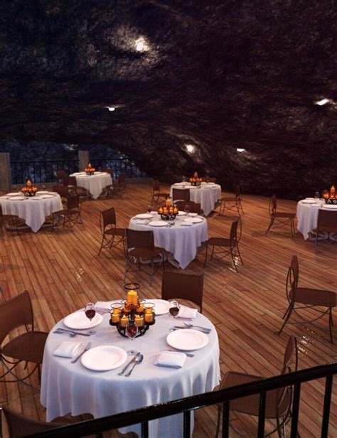 Cave Restaurant – Render-State