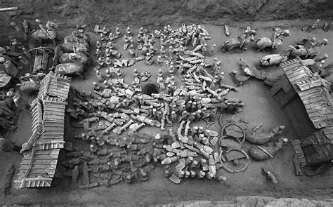 2,100-year-old pit containing a mini "Terracotta Army" discovered in China -- Secret History ...