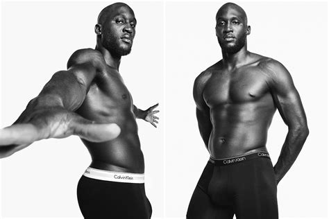 Chelsea exile Romelu Lukaku shows off ripped physique and six-pack as ...