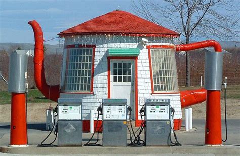 The Teapot Dome Gas Station (Zillah - Washington -) | Unusual buildings, Architecture, Unique ...