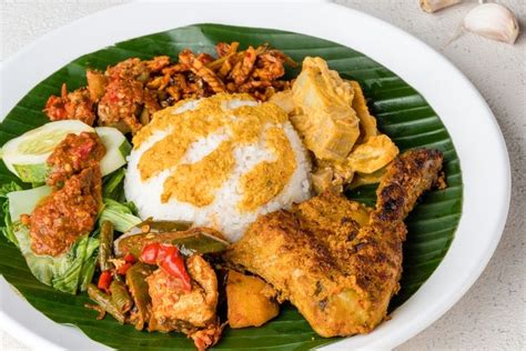 5 Tempat Makan Nasi Padang di Cikini, Jakarta Pusat