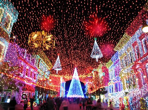 Christmas Backgrounds - Family Spectacle Of Dancing Lights (#2054618 ...