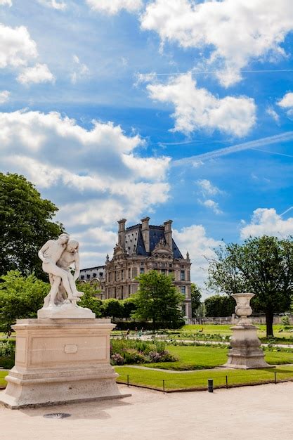 Premium Photo | Tuileries garden in paris