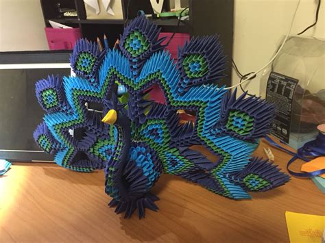 3D origami peacock - tutorial by Girnelis on YouTube- Hours of work ...