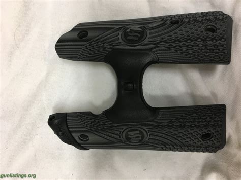 Gunlistings.org - Accessories Crimson Trace Laser Grips For 1911