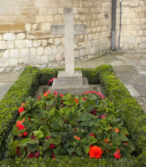 EDITH CAVELL RESTING PLACE - NORWICH CATHEDRAL - NORFOLK AUG 2014 ...