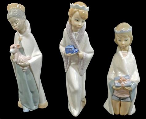 Lot - (3) Lladro Porcelain Nativity Figurines With Boxes