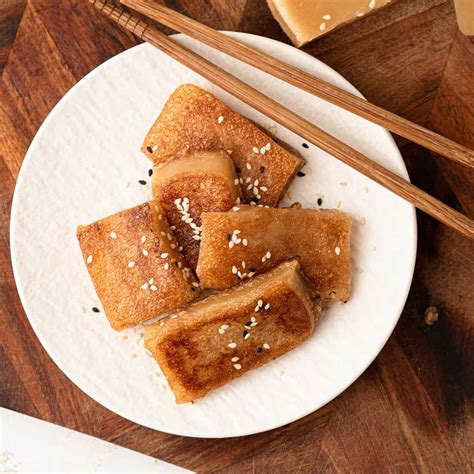 Nian Gao (Chinese Sweet Glutinous Rice Cake) - Catherine Zhang