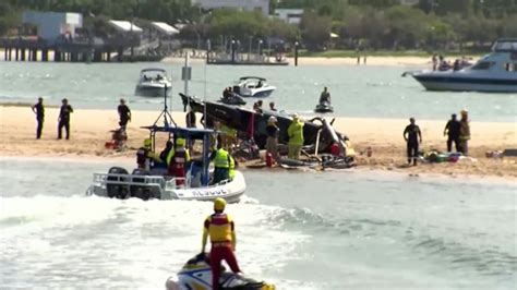 Sea World helicopter crash that killed four caught on video | Daily ...