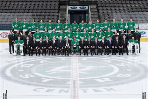 Dallas Stars 2016-2017 team photo | Dallas stars, Team photos, Hockey rink