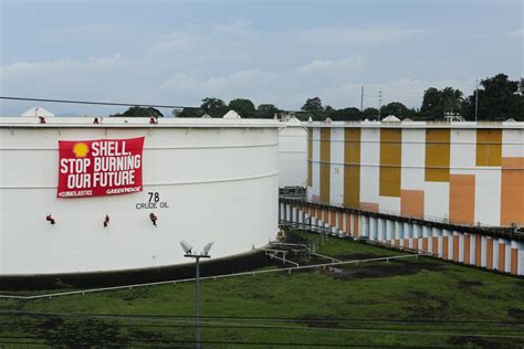 Community reps, Greenpeace activists blockade Shell facility in Batangas to call for climate ...