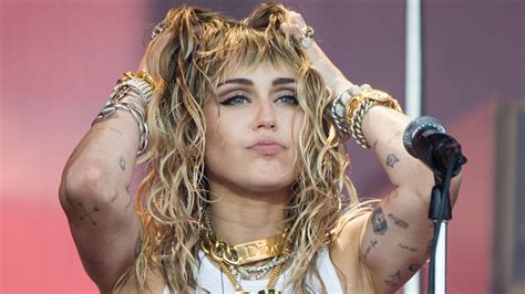 Miley Cyrus Gets Modern Mullet Haircut — Photos | Allure