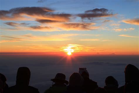 "Goraiko - Sunrise on Mt Fuji San" by Melor | Redbubble