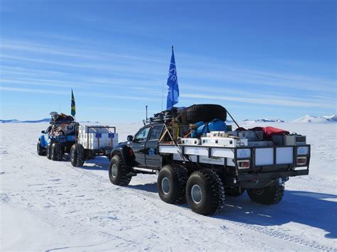 2014 - Research Expedition Antarctica (2) - Arctic Trucks UK