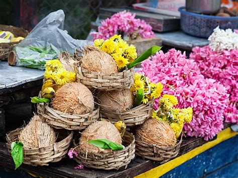 Symbolism Of Hindu Puja Rituals - Boldsky.com