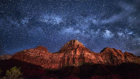 Zion has some amazing sky at night [2378*1338][OC] : r/EarthPorn