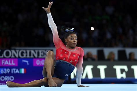 Simone Biles Breaks a Record at World Championships as the U.S. Wins ...