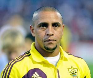 Roberto Carlos Biography - Childhood, Life Achievements & Timeline