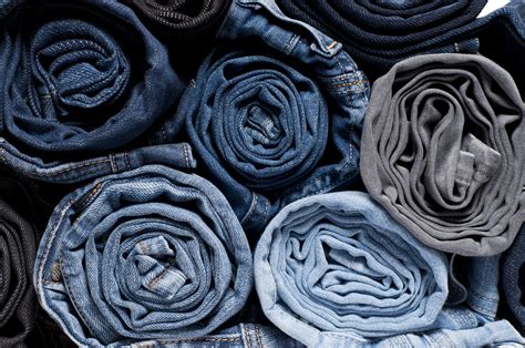 Rolled denim jeans. Photo by Amete / Getty Images. - Stockholm Environment Institute