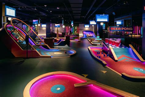 Courses | Puttshack Oakbrook | PartySlate