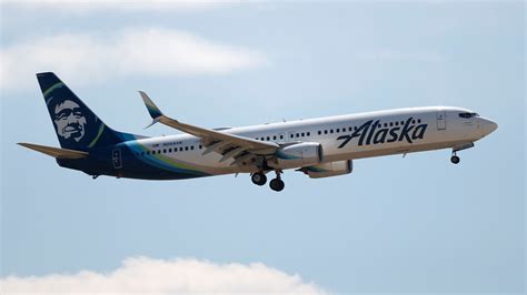 Alaska Air Group to buy Hawaiian Airlines in a $1.9 billion deal ...